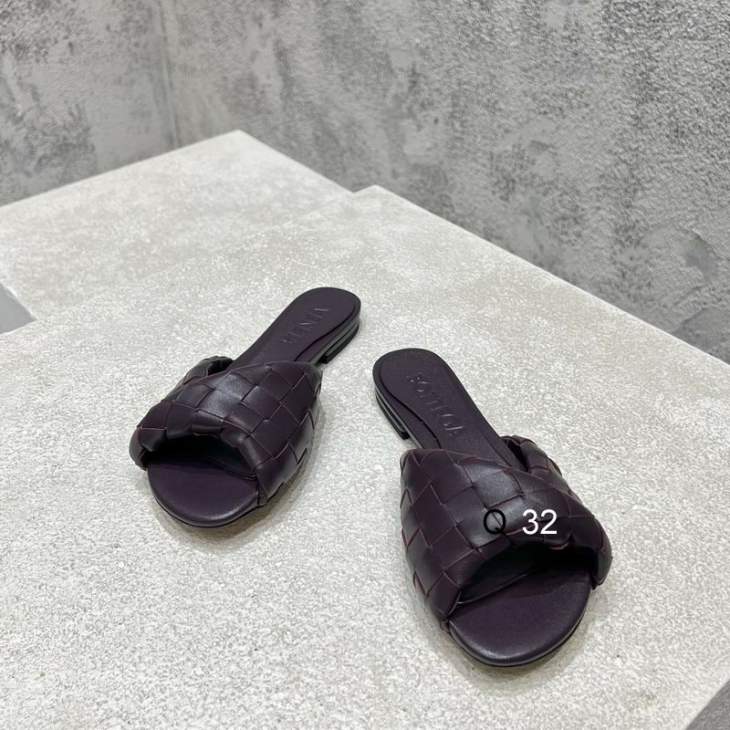 Picture of Bottega Slippers _SKUBVsz35-405CMYY04013350
